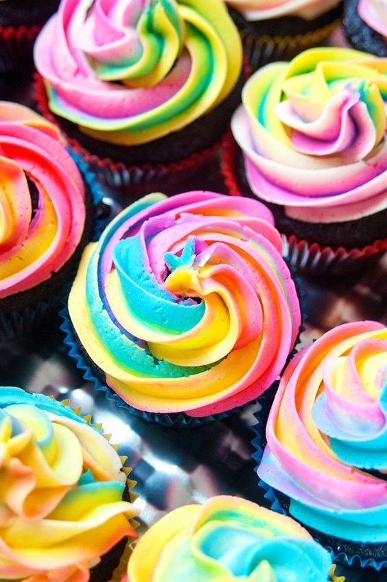 Unicorn desserts for a unicorn party: Rainbow Swirl Buttercream Frosting