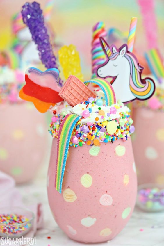 Unicorn desserts for a unicorn party: Unicorn Milkshake