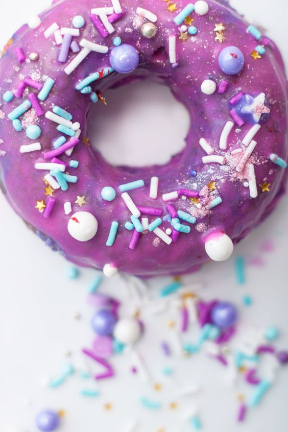 Unicorn desserts for a unicorn party: Unicorn Sprinkle Doughnuts