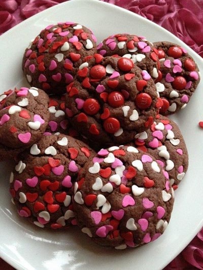 Valentines Day Treats: Chocolate Cake Mix Cookies