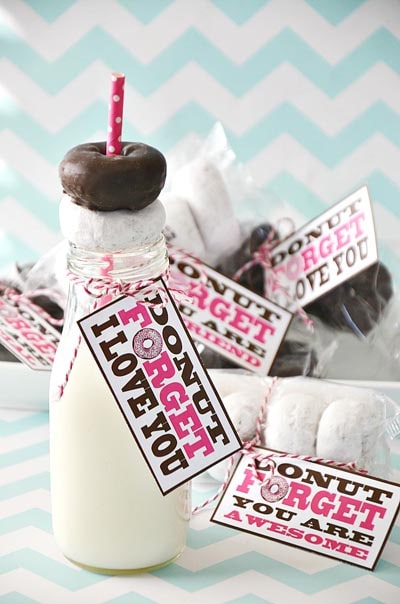 Valentines Day Mason Jar Gifts: Donut Forget Me Mason Jar