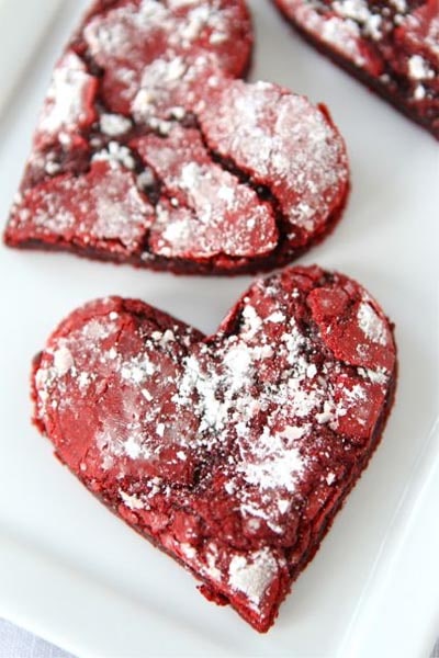 Easy Valentines Day Cookies: Red Velvet Crinkle Cookies