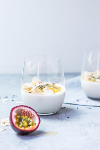 Foods To Stop Bloating: yoghurt