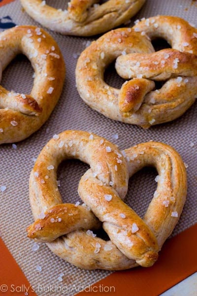 Homemade Baked Bread Recipes: 30 Minute Homemade Soft Pretzels