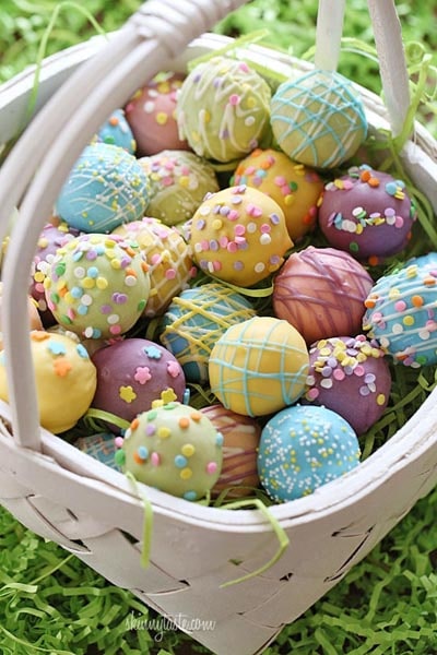 Easter desserts and treats: Easter Egg Cake Balls