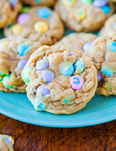 Add some color too fun to Easter this yr yesteryear making some festive too yummy Easter dessert forty Easy Easter Desserts And Treats To Make This Year