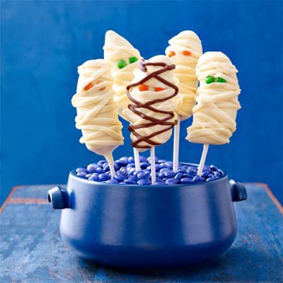 Fun Halloween Snack Ideas and Halloween Treats: Banana Mummies