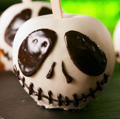 Fun Halloween Snack Ideas and Halloween Treats: Jack Skellington Candy Apples