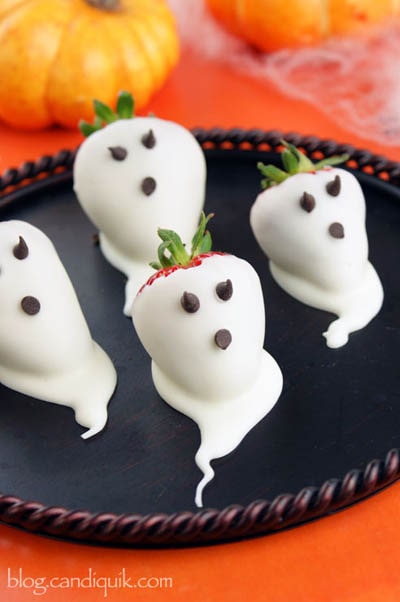 Fun Halloween Snack Ideas and Halloween Treats: Strawberry Ghosts