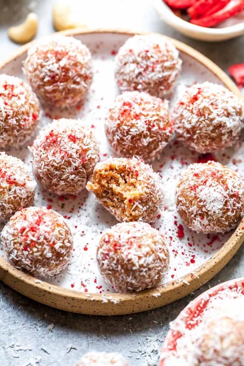 Sugar free desserts: Strawberries And Cream Energy Balls